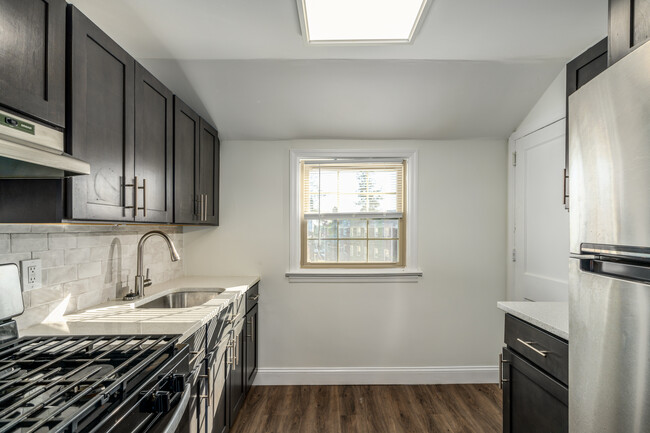 Parklynn Apartments in Wilmington, DE - Building Photo - Interior Photo