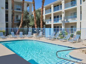 Kensington Suites in Las Vegas, NV - Building Photo - Building Photo