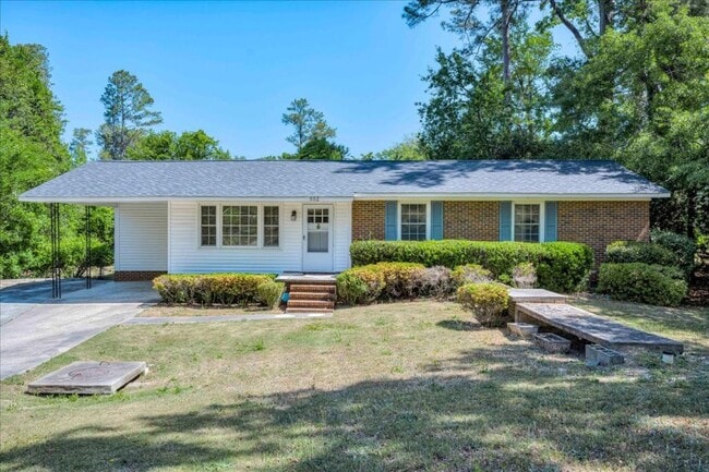 property at 552 Whitehead Dr