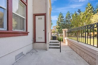 100 Santa Ines St in San Pablo, CA - Foto de edificio - Building Photo