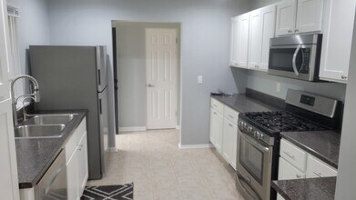 308 Tamarack Ave in Naperville, IL - Building Photo - Building Photo