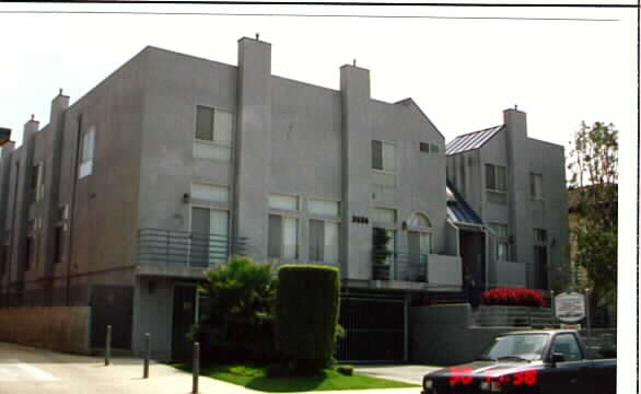 3656 Westwood Blvd in Los Angeles, CA - Building Photo