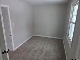 129 E Forest St in Hartford, IL - Building Photo