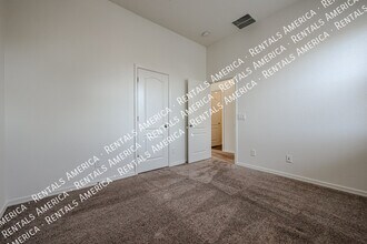 4284 E Erie St in Gilbert, AZ - Building Photo - Building Photo