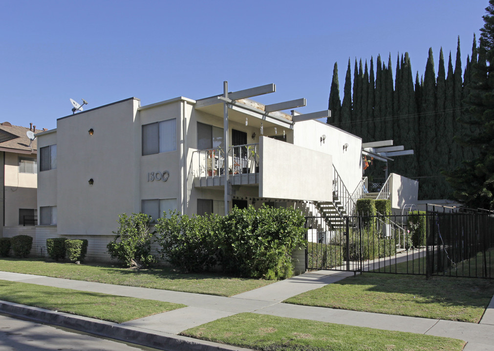 1300 Burwood St in La Habra, CA - Building Photo