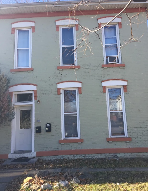 124 S 6th St