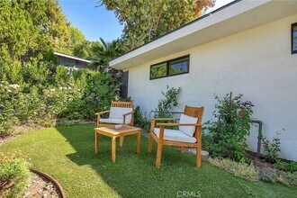 21806 Ybarra Rd, Unit 3 in Los Angeles, CA - Building Photo - Building Photo