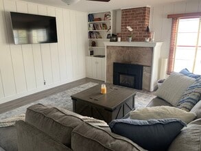 429 33rd St, Unit MANHATTAN BEACH GEM in Manhattan Beach, CA - Building Photo - Building Photo