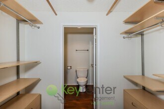 2210 NE 92nd St in Seattle, WA - Building Photo - Building Photo