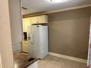 1101 Monroe St in Clinton, MS - Foto de edificio - Building Photo