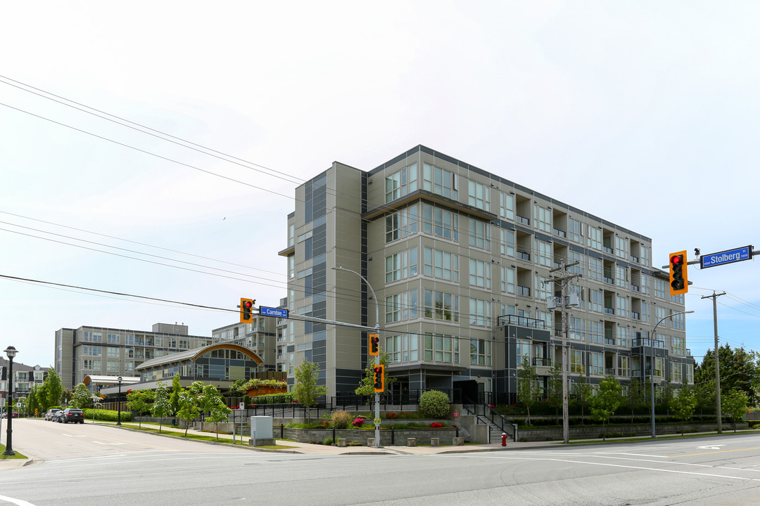 4099 Stolberg St in Richmond, BC - Building Photo