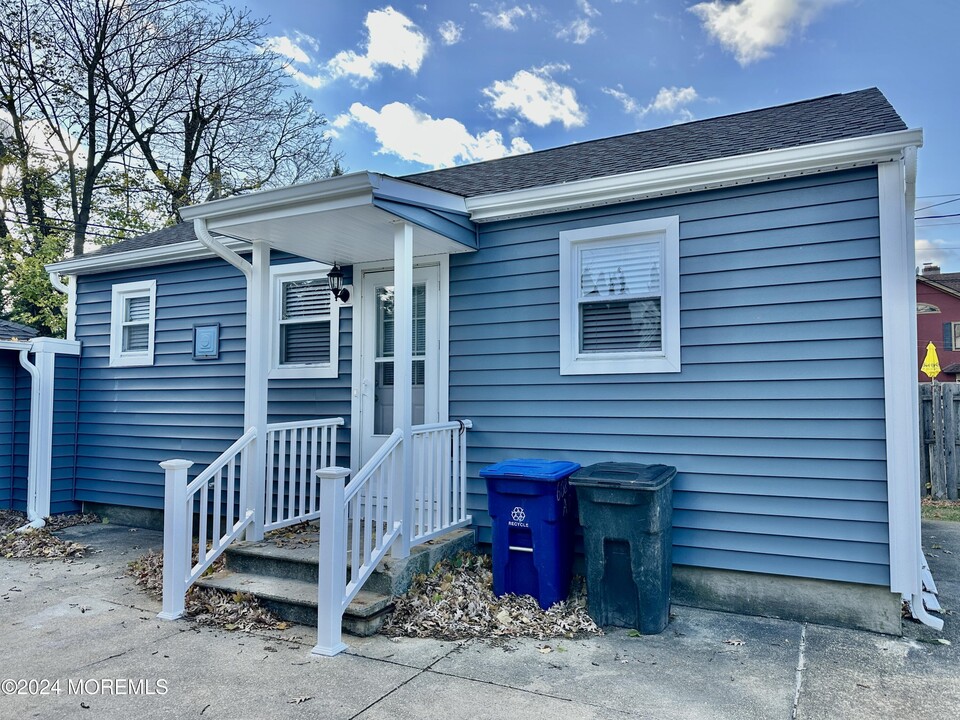 608 7th Ave-Unit -1/2 in Asbury Park, NJ - Foto de edificio