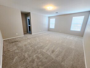 5574 Autumn Cliffs Way in Las Vegas, NV - Building Photo - Building Photo