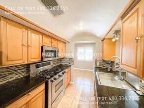 8117 N 12th St in Phoenix, AZ - Building Photo - Building Photo