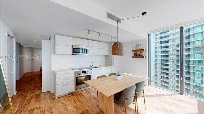 650 NE 32nd St, Unit 4607 in Miami, FL - Building Photo - Building Photo