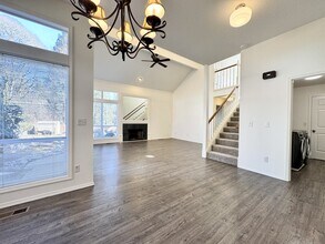 13855 Verte Ct in Lake Oswego, OR - Foto de edificio - Building Photo