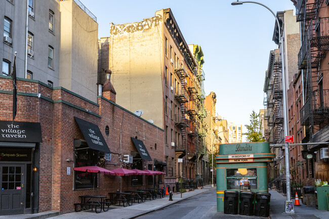 25 Leroy St in New York, NY - Foto de edificio - Building Photo