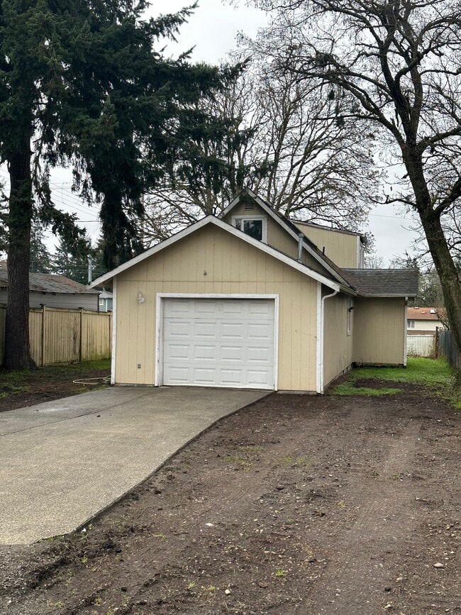 206 168th St E in Spanaway, WA - Building Photo - Building Photo