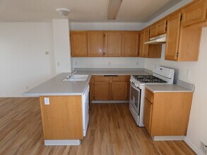 220 E Grant St in Santa Maria, CA - Building Photo - Building Photo