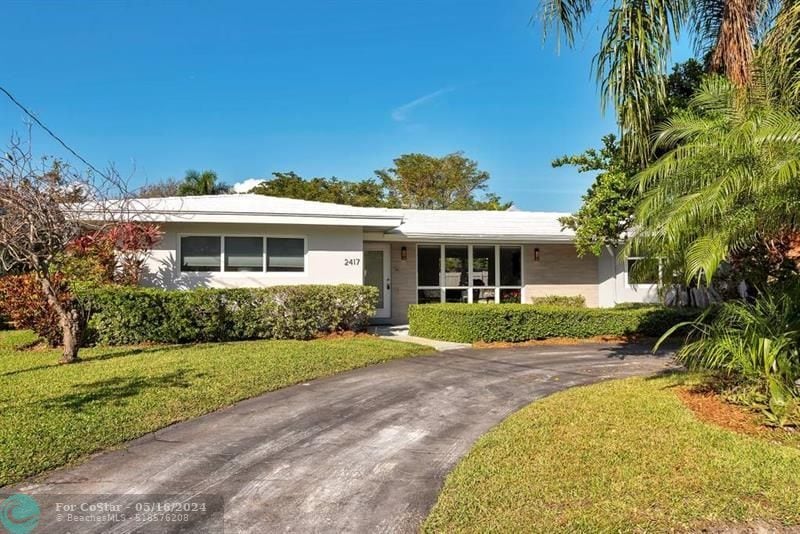 2417 Bayview Dr in Fort Lauderdale, FL - Building Photo