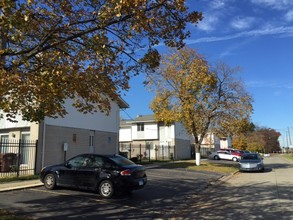 Parklane Townhouses in Inkster, MI - Building Photo - Building Photo