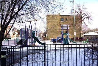 200 Stinson St in Hamilton, ON - Building Photo - Building Photo