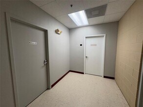 13250 N 56th St in Tampa, FL - Building Photo - Building Photo