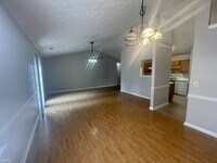 108 Valley Park Dr photo'