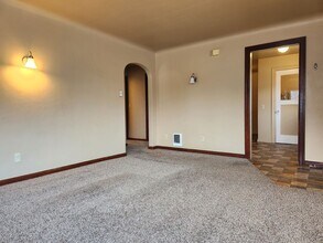 814 High Ave in Bremerton, WA - Building Photo - Building Photo
