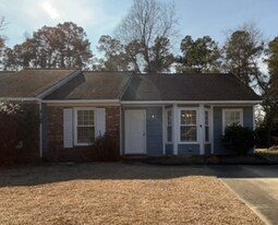 2119 Rolling Ridge Dr in Jacksonville, NC - Building Photo