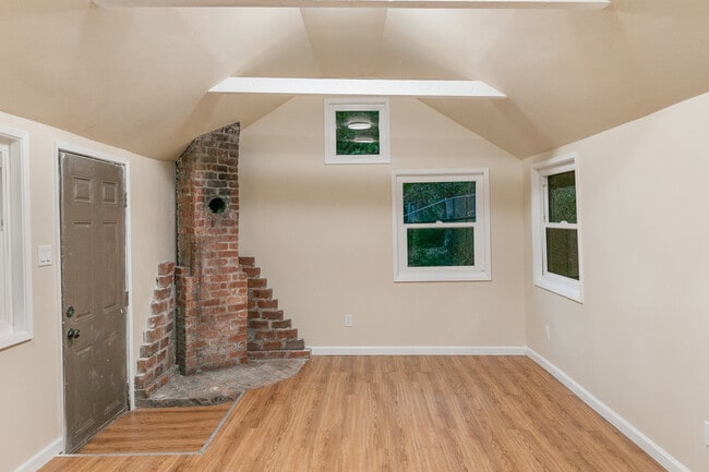 23083 Hemlock Ln in Crestline, CA - Building Photo - Building Photo