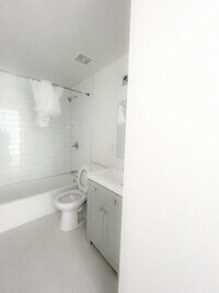 6036 Market St photo'