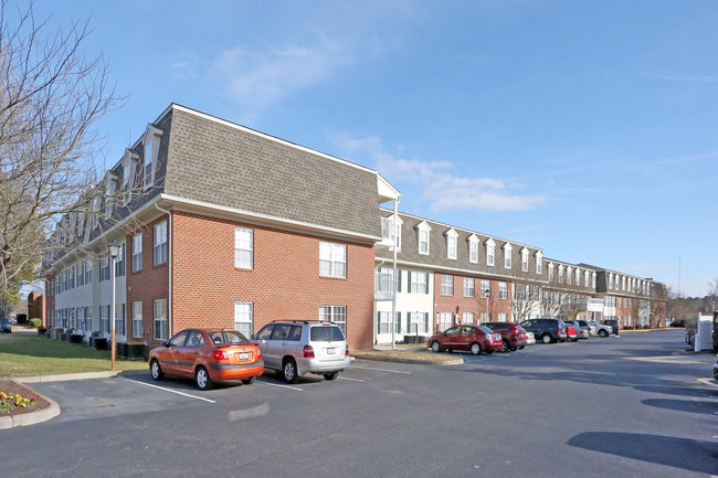 The Commons at Chesapeake - AFTER 55+ in Chesapeake, VA - Foto de edificio - Building Photo