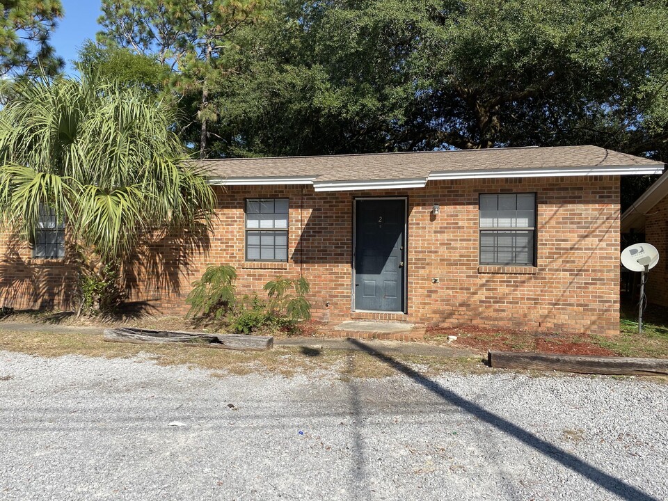 830 Cardinal St in Fort Walton Beach, FL - Building Photo