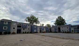 616 S 6th St in Mattoon, IL - Building Photo