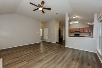 5002 Wordsworth Dr in Garland, TX - Foto de edificio - Building Photo