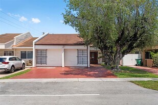 13 SW 97th Pl in Miami, FL - Building Photo