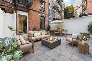 438 W 52nd St, Unit 13E in New York, NY - Building Photo