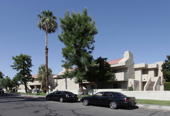 Candlewood Apartments in Cathedral City, CA - Building Photo - Building Photo