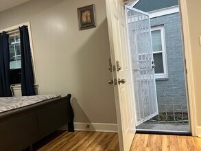 761 Kennolia Dr SW, Unit #1 in Atlanta, GA - Foto de edificio - Building Photo