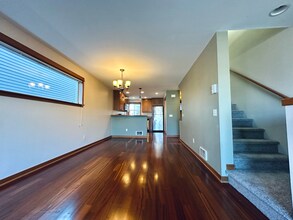 9025 18th Ave SW, Unit B in Seattle, WA - Building Photo - Building Photo