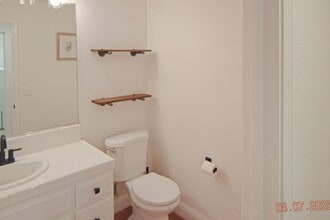 2385 Fernwood Ln in Brentwood, CA - Building Photo - Building Photo