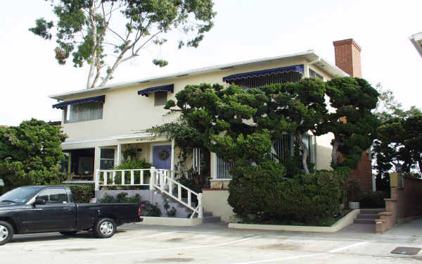 14 38th Pl in Long Beach, CA - Foto de edificio