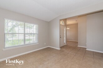 7444 Lake Plantation Ln in Jacksonville, FL - Building Photo - Building Photo