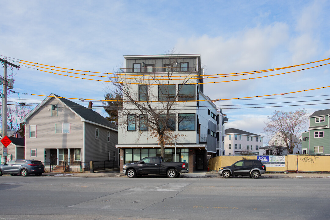 Cloverleaf Condominiums in Somerville, MA - Foto de edificio