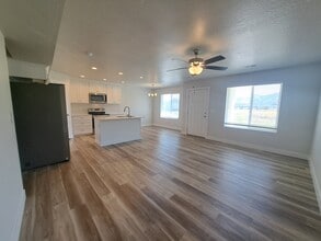 998 N 20 E in Santaquin, UT - Building Photo - Building Photo