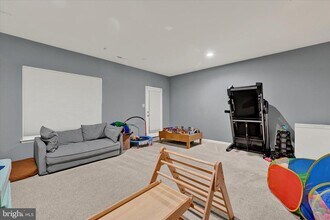 7650 Lyndon Ct in Glen Burnie, MD - Building Photo - Building Photo