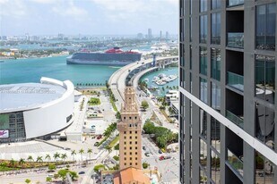 159 NE 6th St, Unit 3001 in Miami, FL - Building Photo