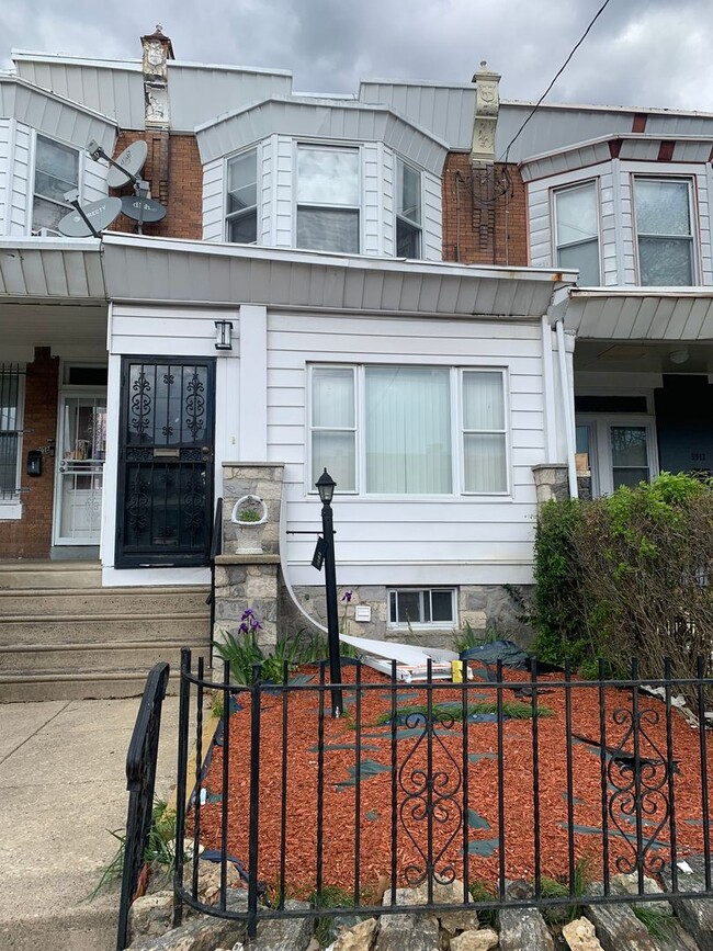 property at 5915 Spruce St