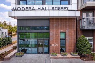 Hall Street Flats in Dallas, TX - Foto de edificio - Building Photo